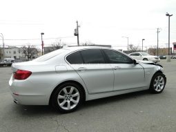 2013 BMW 5-Series iTurbo 4.4L V8 32V RWD full