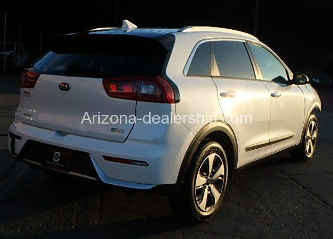 2017 Kia Niro FE full