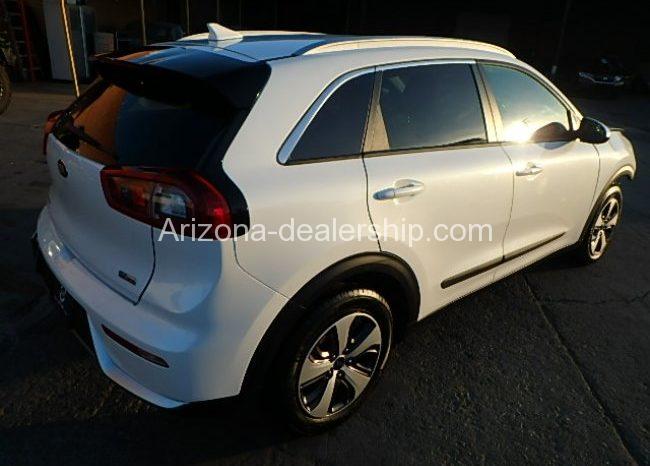 2017 Kia Niro FE full