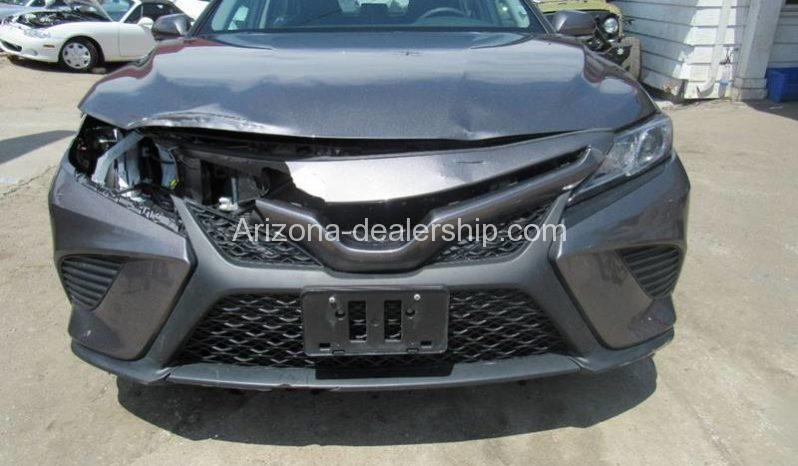 2018 Toyota Camry SE 4dr Sedan full