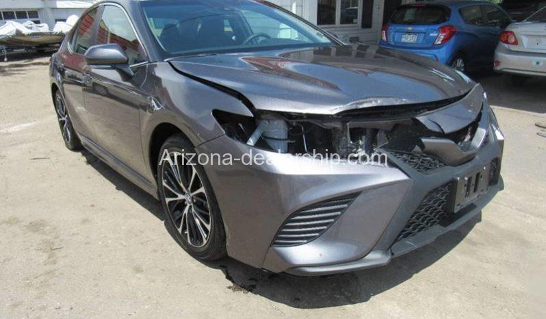 2018 Toyota Camry SE 4dr Sedan full