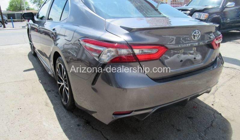 2018 Toyota Camry SE 4dr Sedan full