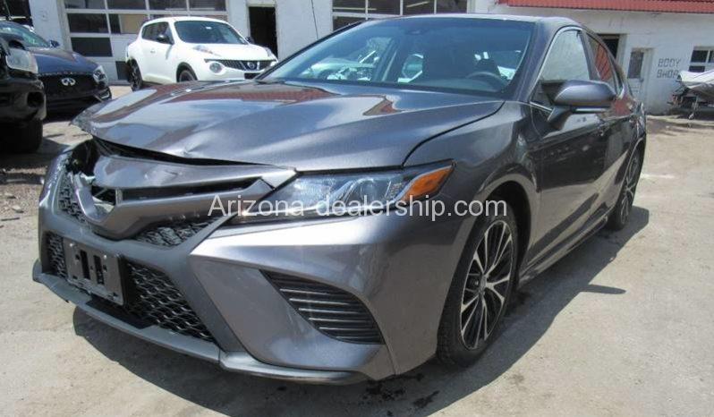 2018 Toyota Camry SE 4dr Sedan full