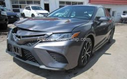 2018 Toyota Camry SE 4dr Sedan full