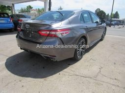 2018 Toyota Camry SE 4dr Sedan full