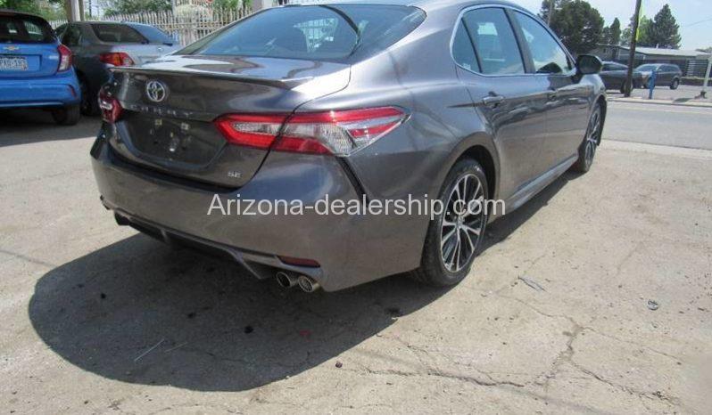 2018 Toyota Camry SE 4dr Sedan full