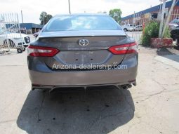 2018 Toyota Camry SE 4dr Sedan full