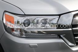 2020 Toyota Land Cruiser Base AWD 4dr SUV full