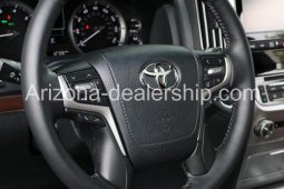 2020 Toyota Land Cruiser Base AWD 4dr SUV full