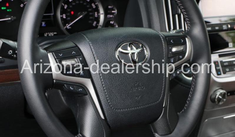 2020 Toyota Land Cruiser Base AWD 4dr SUV full