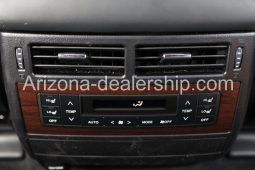 2020 Toyota Land Cruiser Base AWD 4dr SUV full