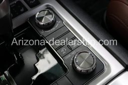 2020 Toyota Land Cruiser Base AWD 4dr SUV full