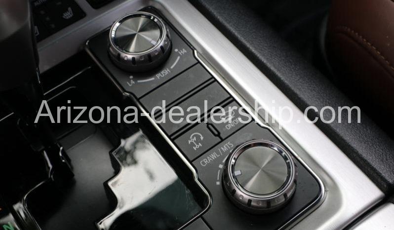 2020 Toyota Land Cruiser Base AWD 4dr SUV full