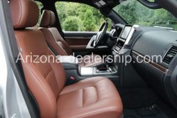 2020 Toyota Land Cruiser Base AWD 4dr SUV full