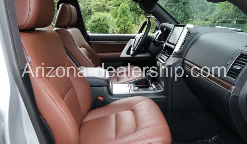 2020 Toyota Land Cruiser Base AWD 4dr SUV full