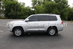 2020 Toyota Land Cruiser Base AWD 4dr SUV full