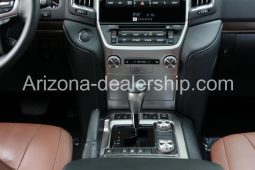 2020 Toyota Land Cruiser Base AWD 4dr SUV full