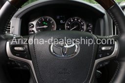 2020 Toyota Land Cruiser Base AWD 4dr SUV full