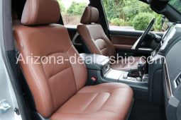 2020 Toyota Land Cruiser Base AWD 4dr SUV full