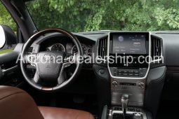 2020 Toyota Land Cruiser Base AWD 4dr SUV full