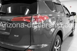 2017 Toyota RAV4 XLE full