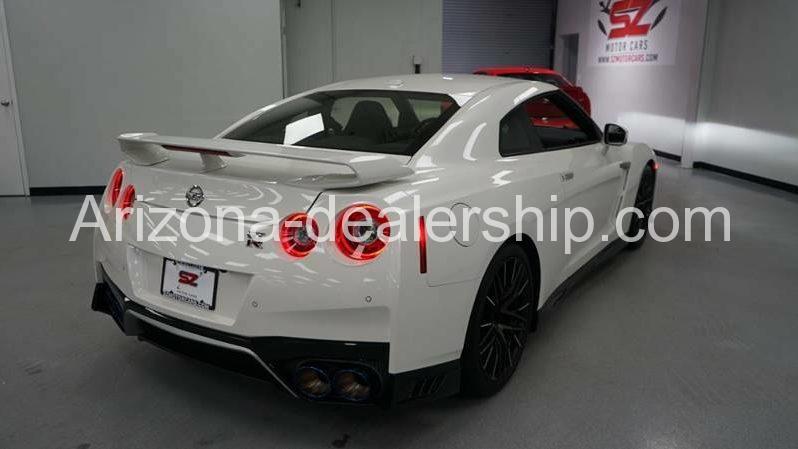 2020 Nissan GT-R Premium full