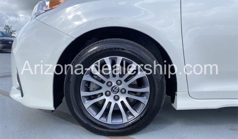 2020 Toyota Sienna XLE Premium full