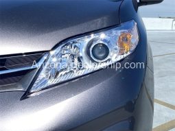 2020 Toyota Sienna XLE full