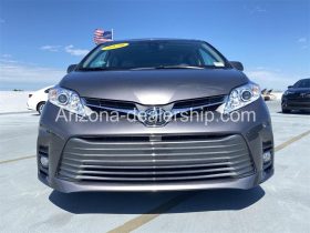 2020 Toyota Sienna XLE