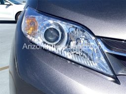 2020 Toyota Sienna XLE full