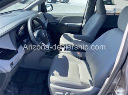 2020 Toyota Sienna XLE full