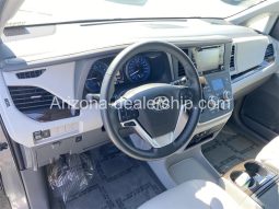 2020 Toyota Sienna XLE full