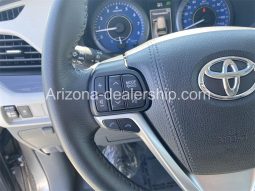 2020 Toyota Sienna XLE full