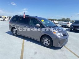 2020 Toyota Sienna XLE full