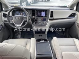 2020 Toyota Sienna XLE Premium full