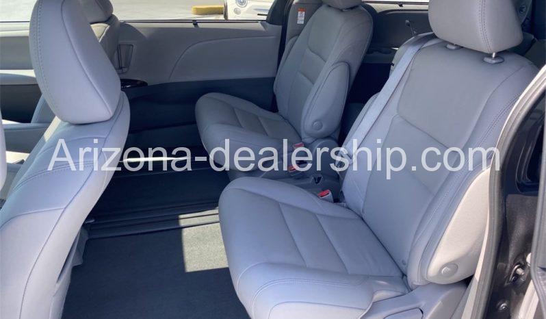 2020 Toyota Sienna XLE full