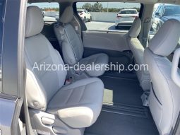 2020 Toyota Sienna XLE full