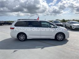 2020 Toyota Sienna XLE Premium full