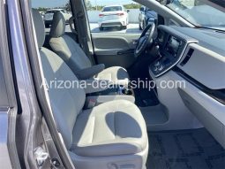 2020 Toyota Sienna XLE full