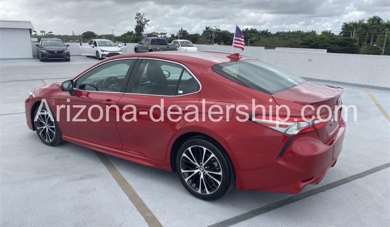 2019 Toyota Camry SE full