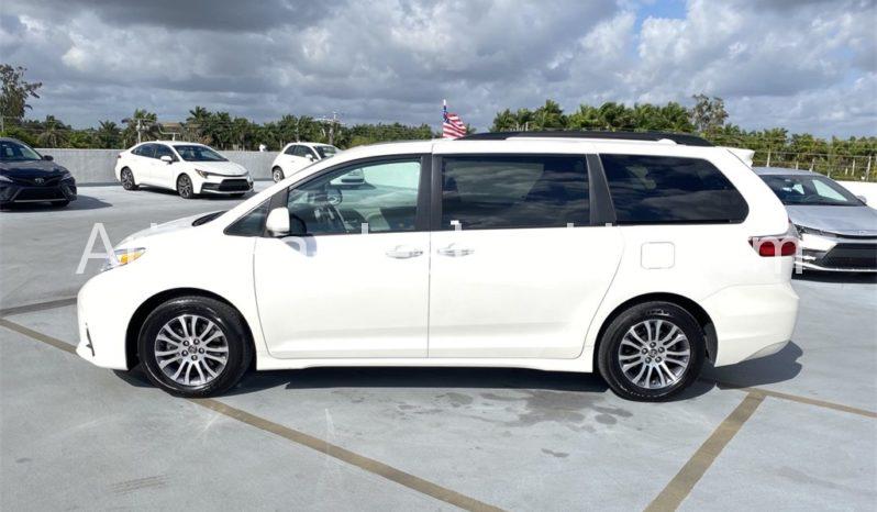 2020 Toyota Sienna XLE Premium full