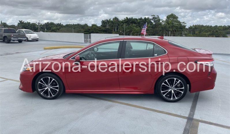 2019 Toyota Camry SE full