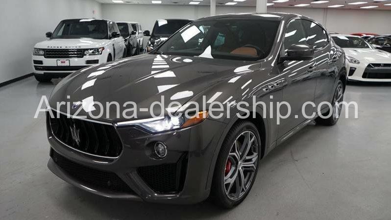 2019 Maserati Levante GTS AWD 4dr SUV full