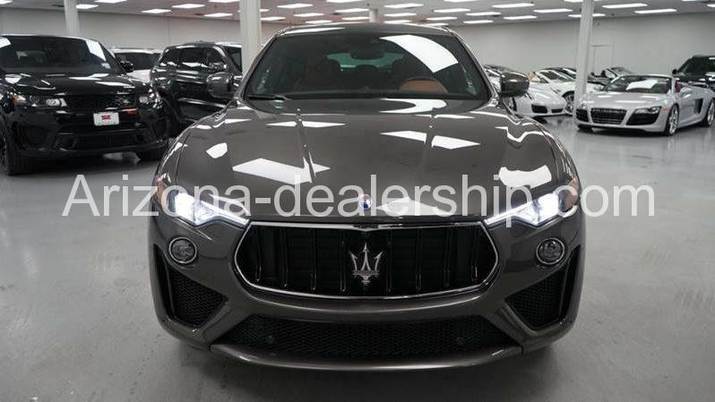 2019 Maserati Levante GTS AWD 4dr SUV full