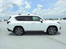 2022 Lexus LX 600 full