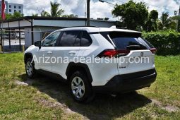 2020 LE Used 2.5L I4 16V Automatic FWD SUV full