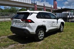 2020 LE Used 2.5L I4 16V Automatic FWD SUV full