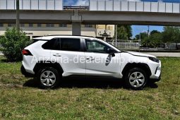 2020 LE Used 2.5L I4 16V Automatic FWD SUV full