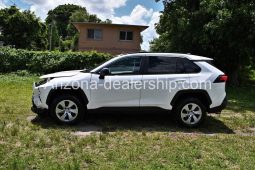 2020 LE Used 2.5L I4 16V Automatic FWD SUV full