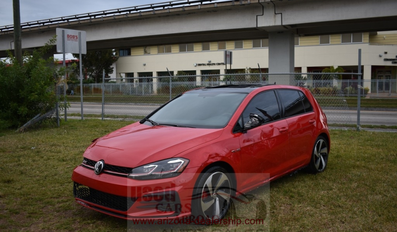 2019 Volkswagen Golf SE full